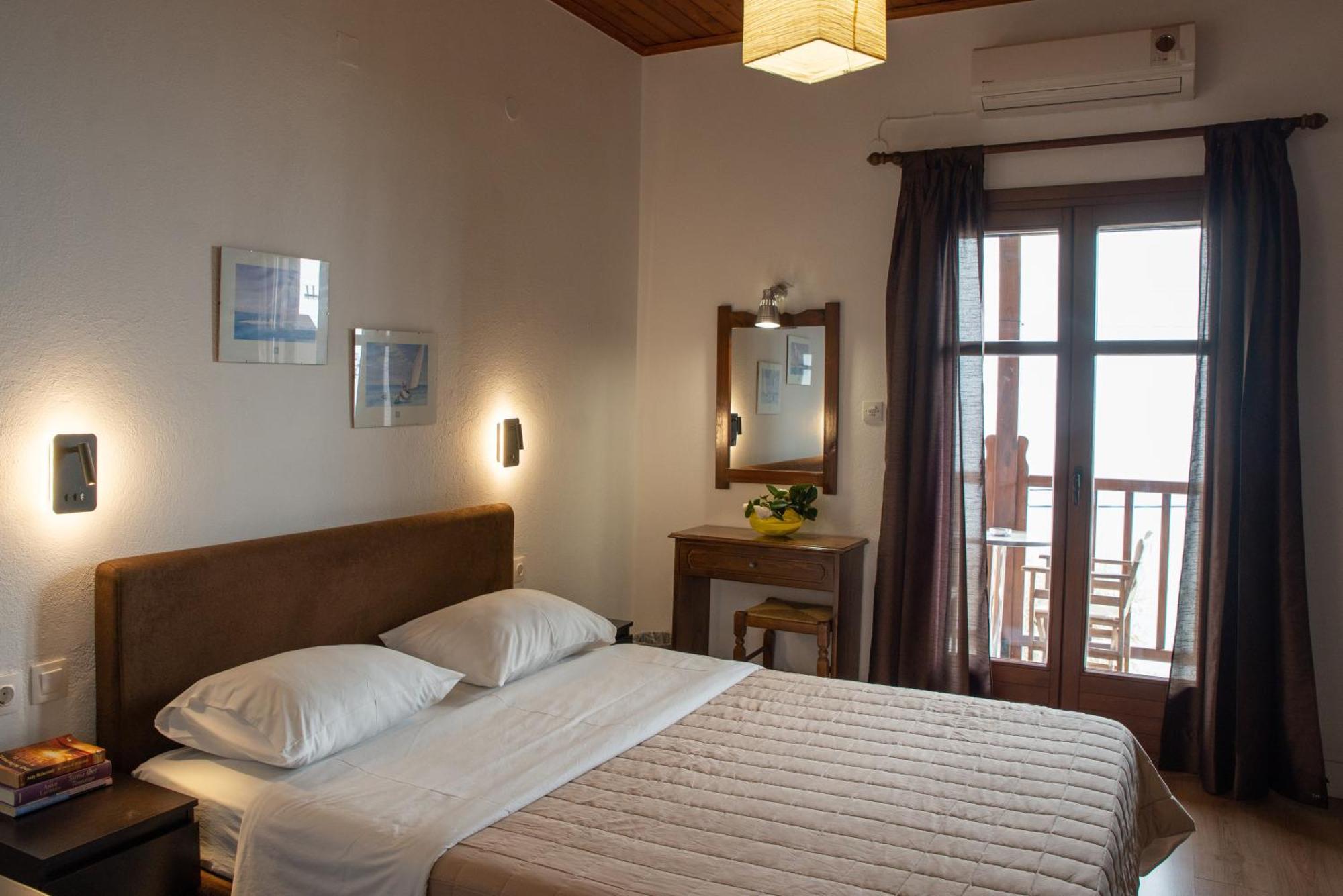 Hotel Cleopatra โคเรฟตอน ภายนอก รูปภาพ