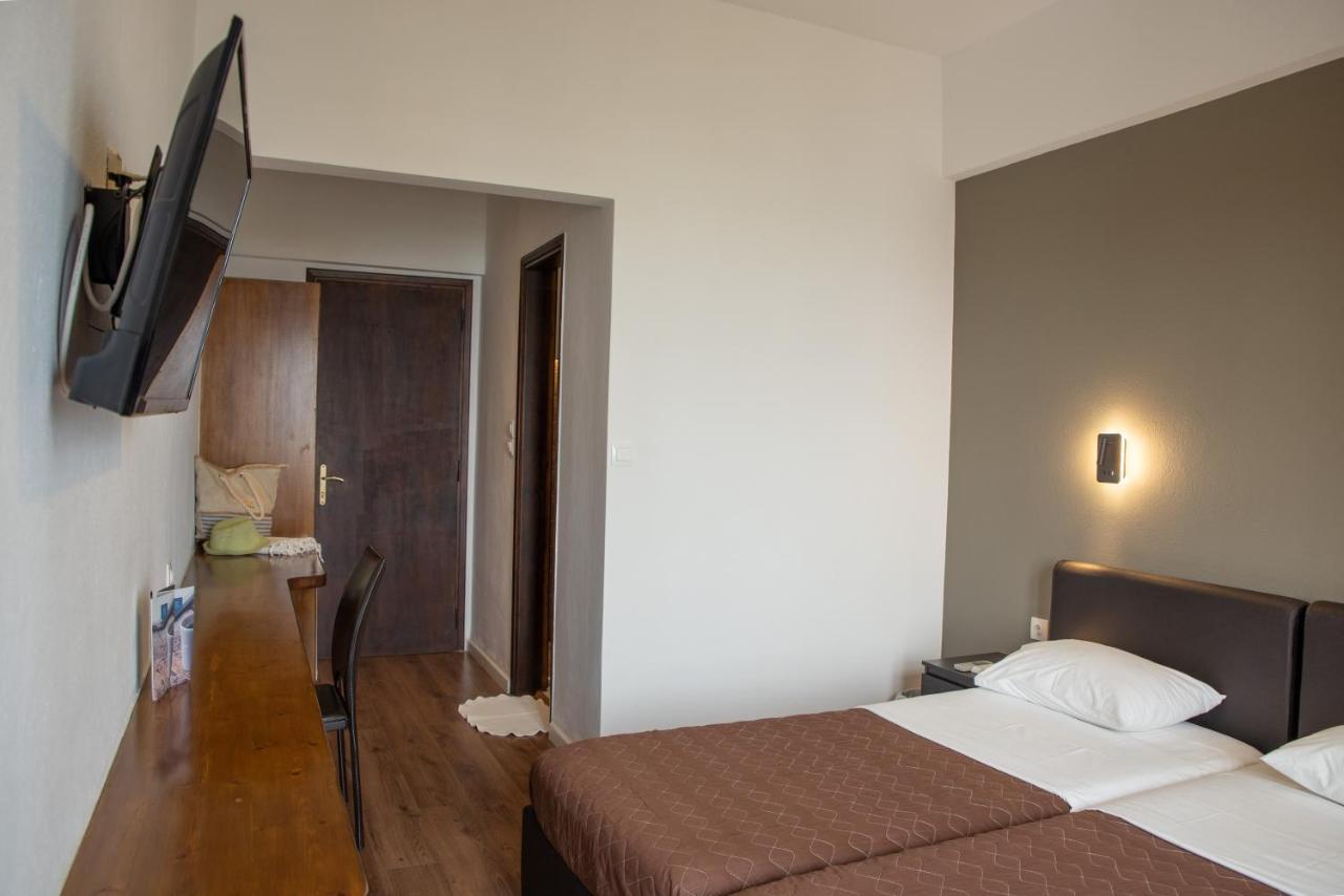 Hotel Cleopatra โคเรฟตอน ภายนอก รูปภาพ